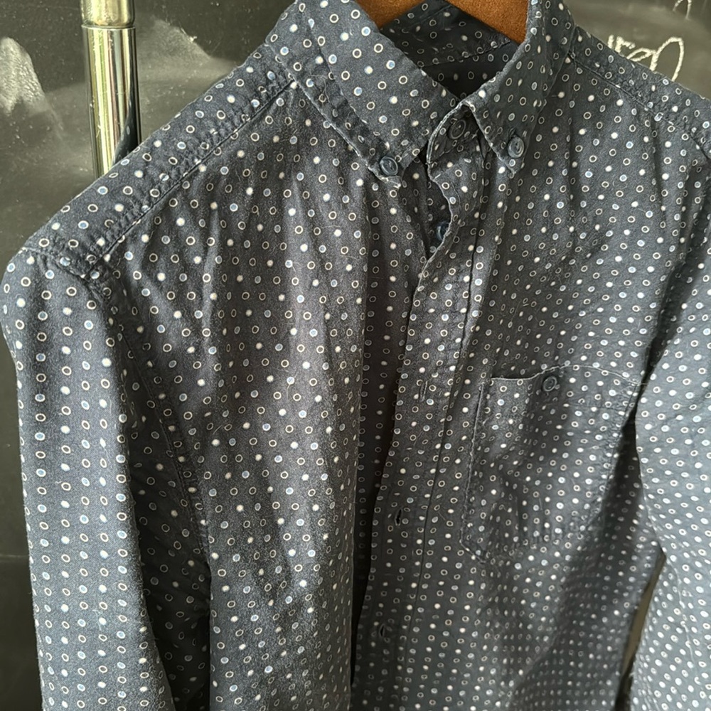 (S) Vintage blue long sleeve shirt.